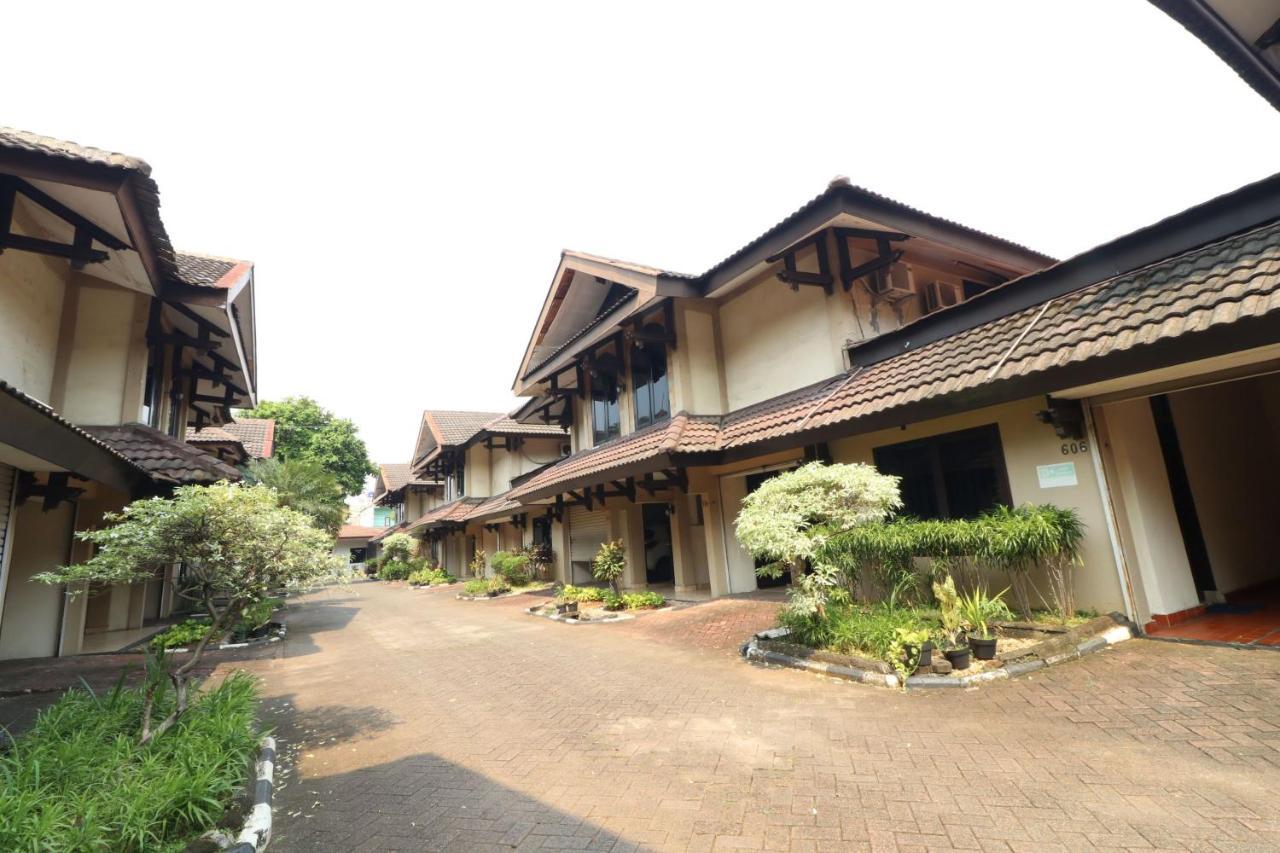 C'One Hotel Pulomas 자카르타 외부 사진