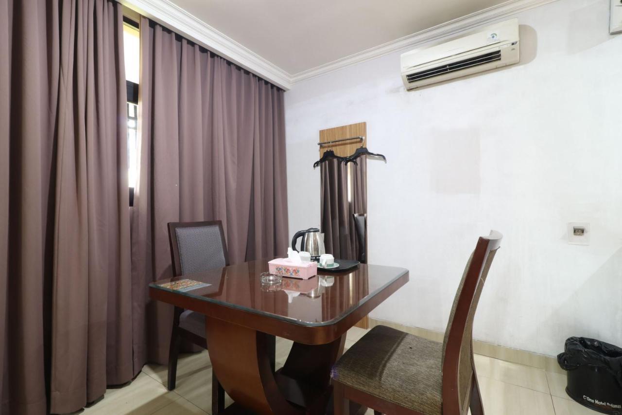 C'One Hotel Pulomas 자카르타 외부 사진
