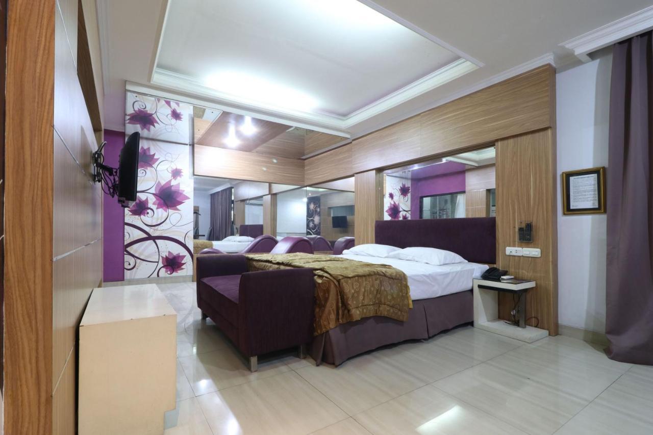 C'One Hotel Pulomas 자카르타 외부 사진